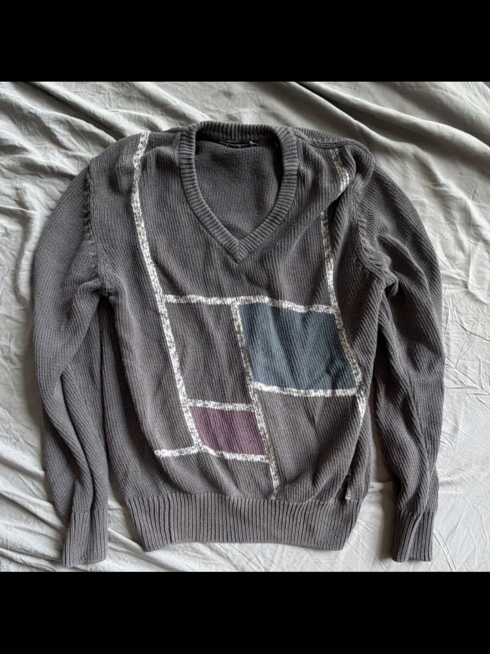 Vintage Unisex Gray V-Neck Geometric Pattern Sweater